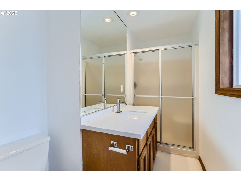 Bathroom, Attached