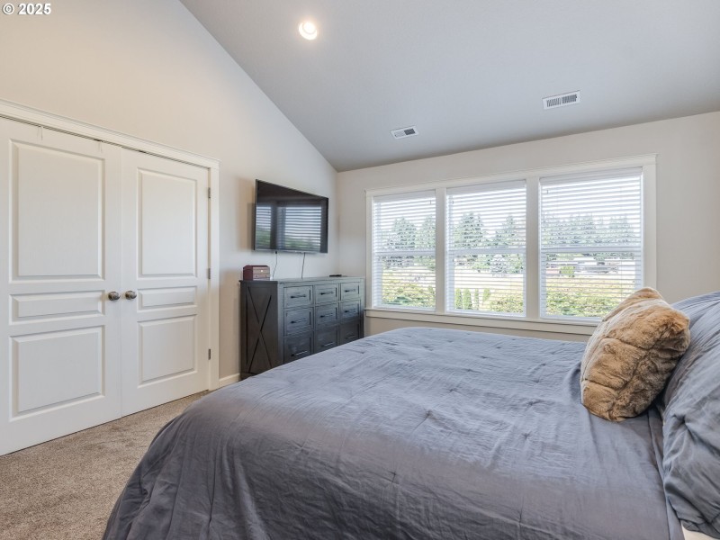 Bedroom, Primary
