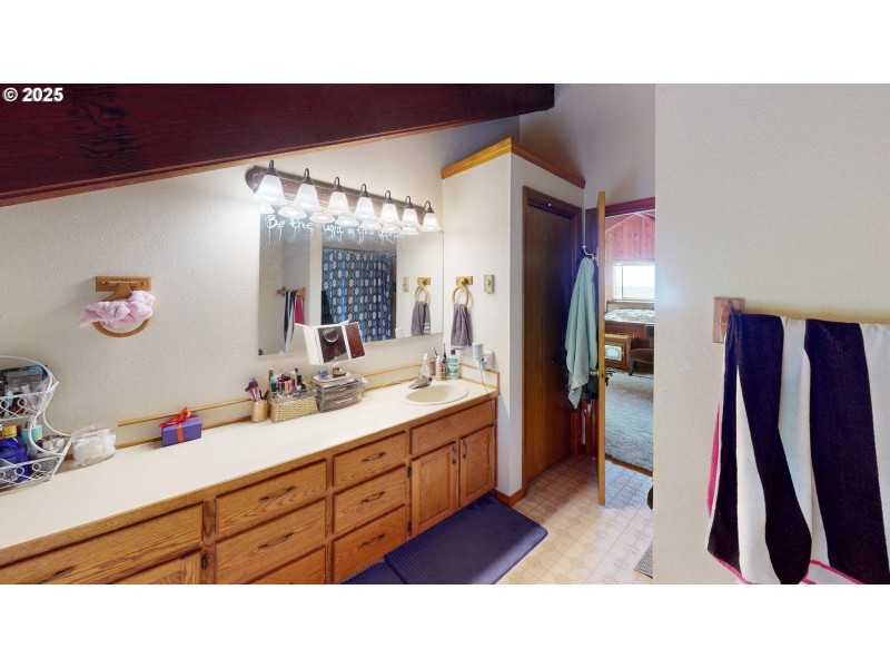 Owner's Suite Bathroom