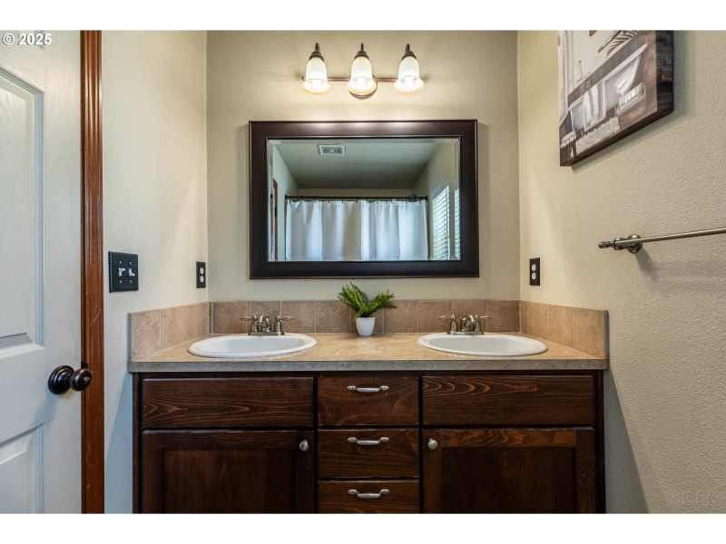 Bathroom, Attached