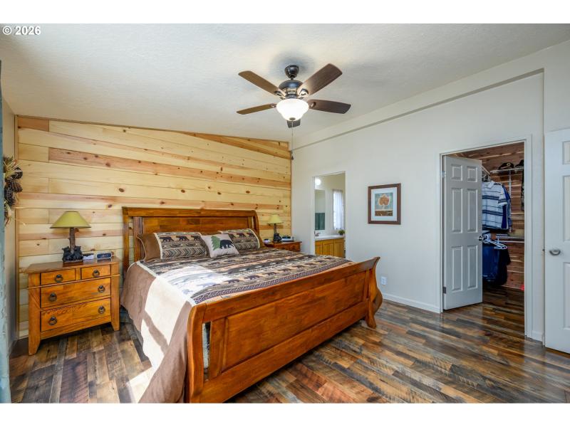 Bedroom, Primary