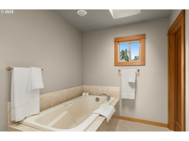Owner's Suite Bathroom