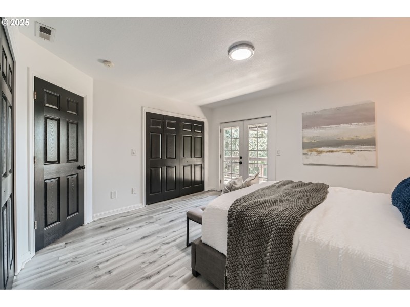 Bedroom, Primary