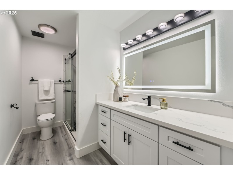Bathroom, Attached