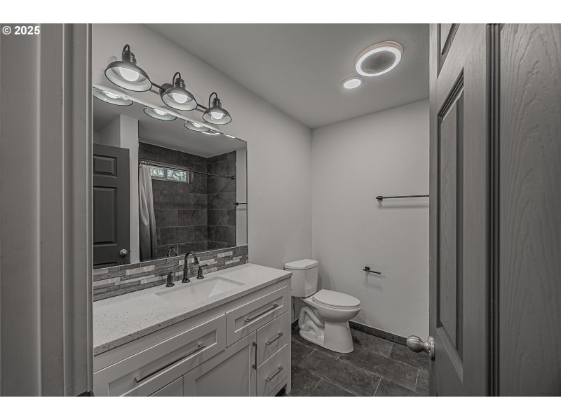 Bathroom, Attached