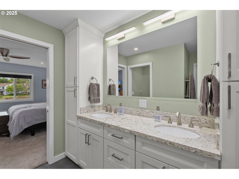 Bathroom, Attached