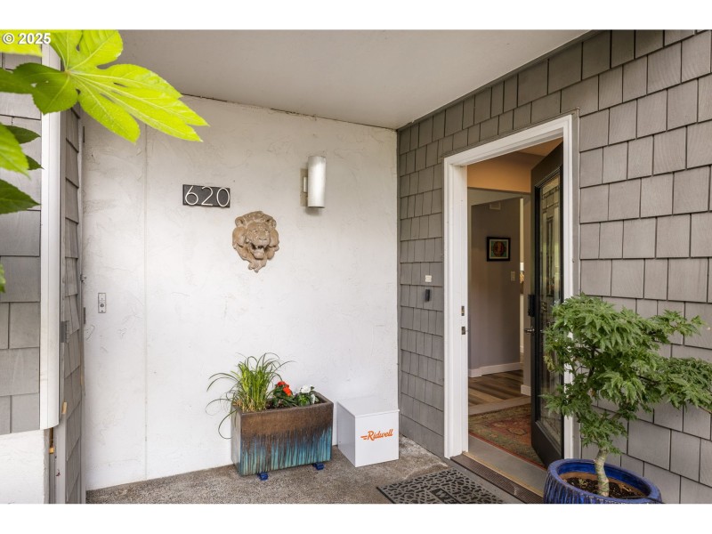 Entrance/Foyer