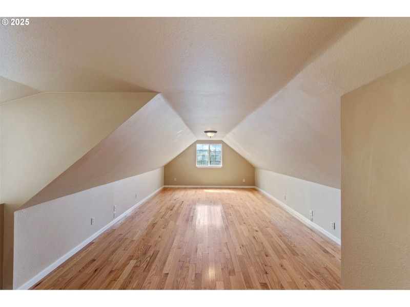 Bedroom, Primary