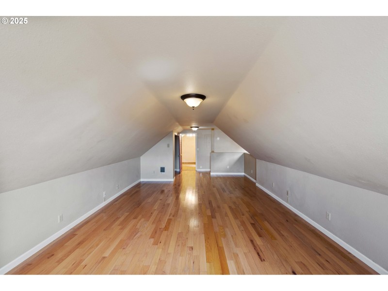Bedroom, Primary