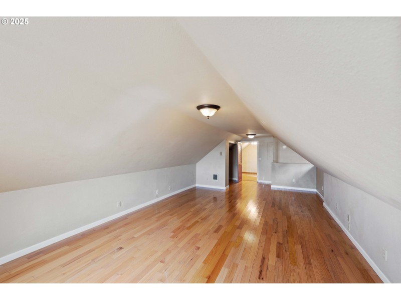 Bedroom, Primary