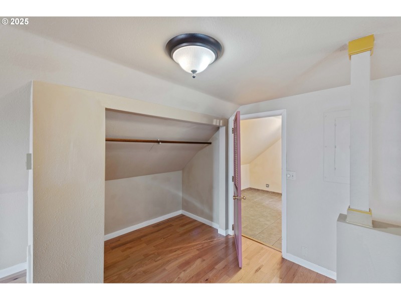 Bedroom, Primary