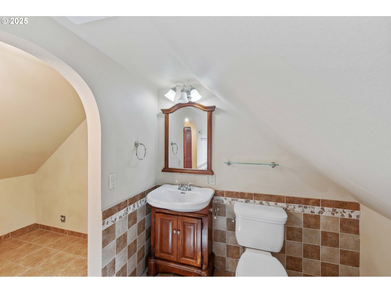 Bathroom, Attached
