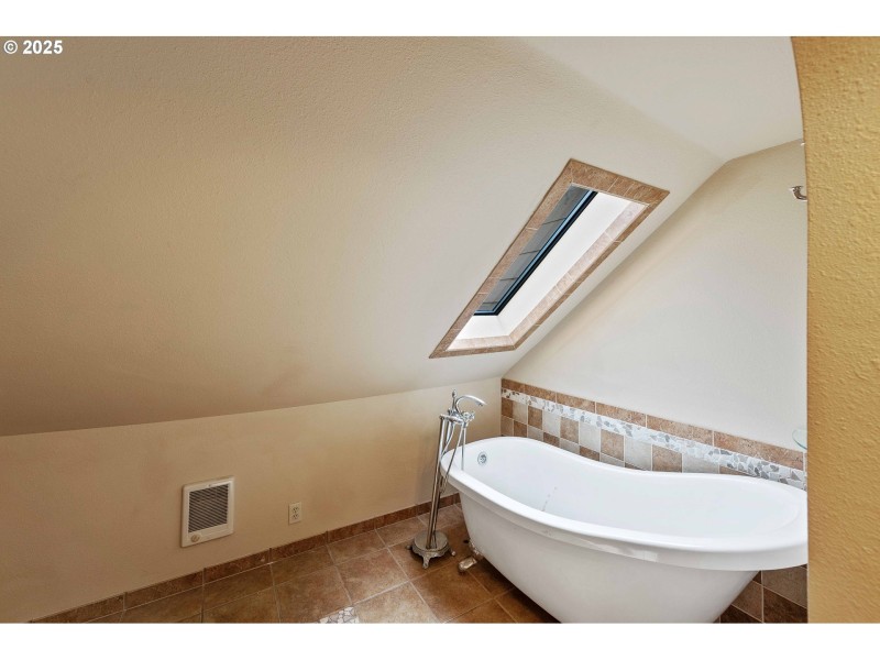 Bathroom, Attached