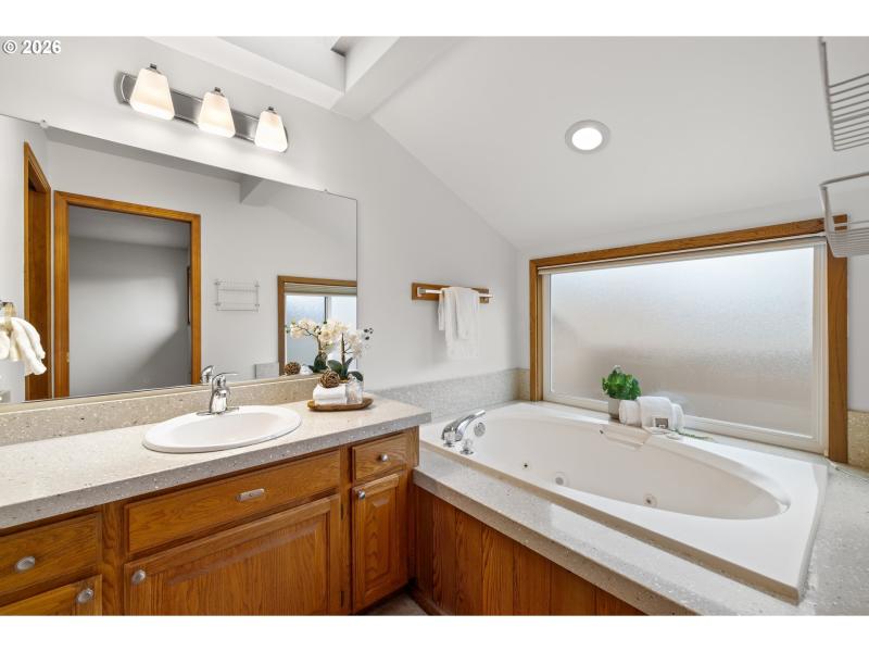 Owner's Suite Bathroom