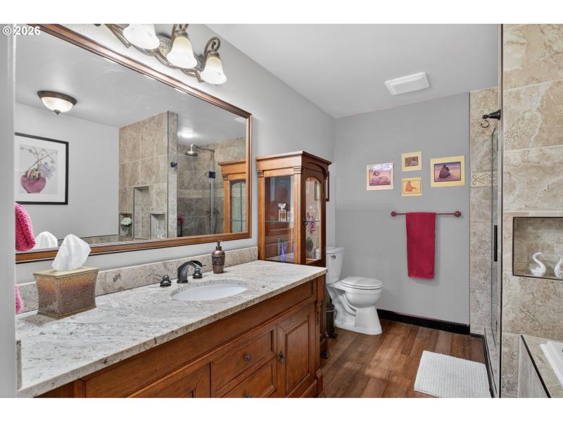 Owner's Suite Bathroom
