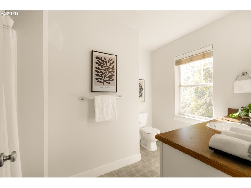 Bathroom, Attached