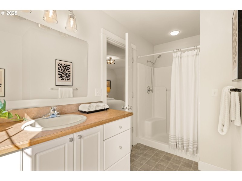 Bathroom, Attached