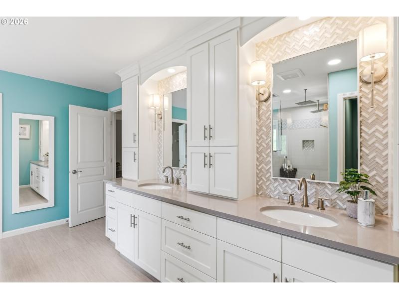 Owner's Suite Bathroom