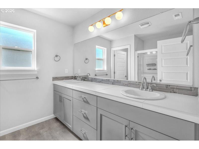 Bathroom, Attached