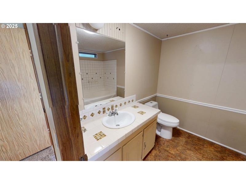 Owner's Suite Bathroom