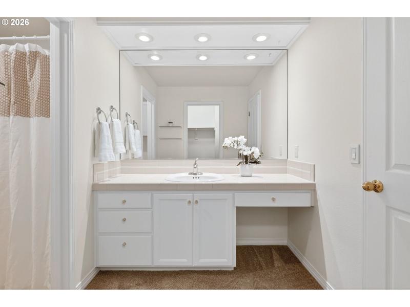 Bathroom, Attached