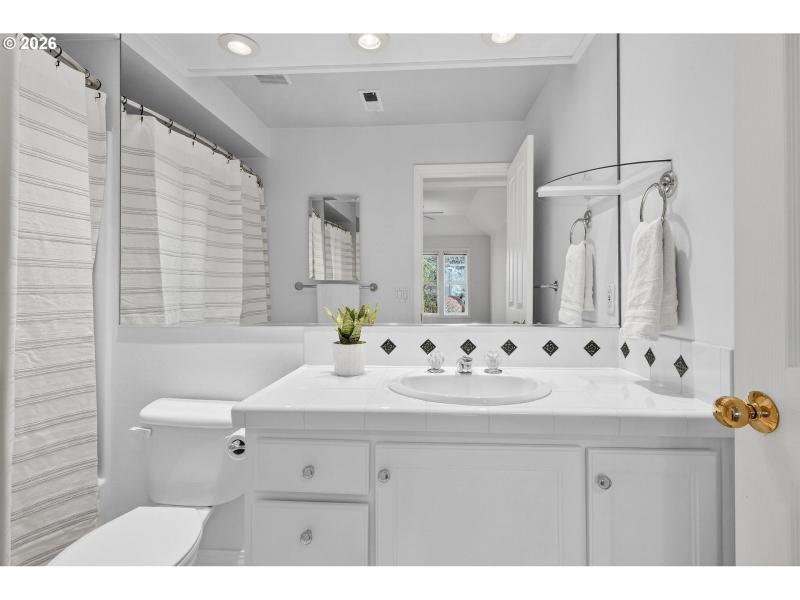 Bathroom, Attached