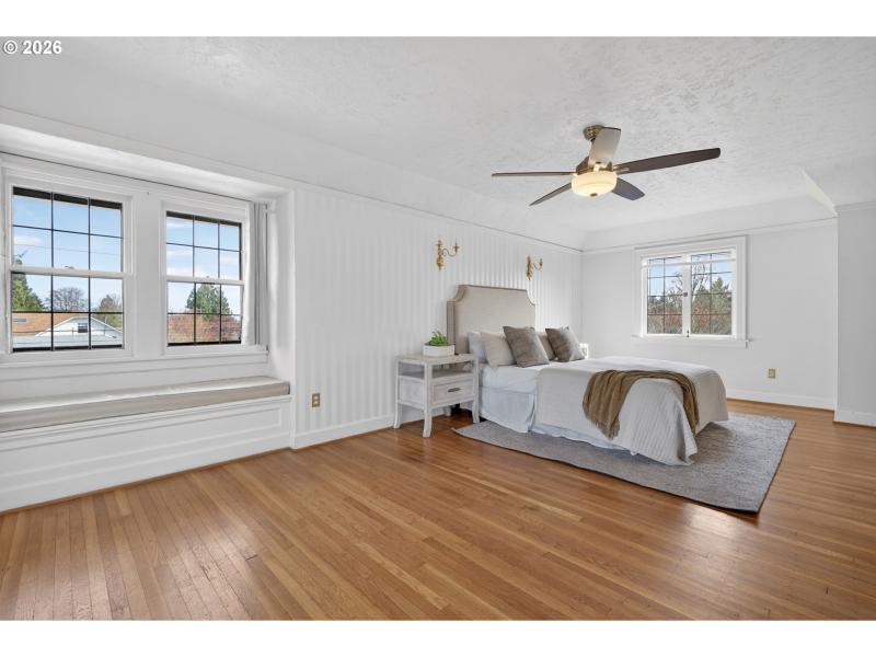 Bedroom, Primary