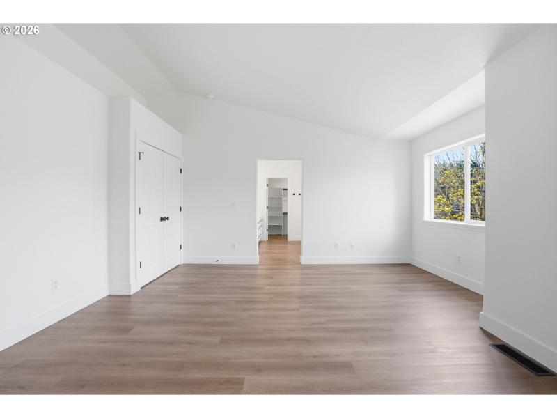 Bedroom, Primary