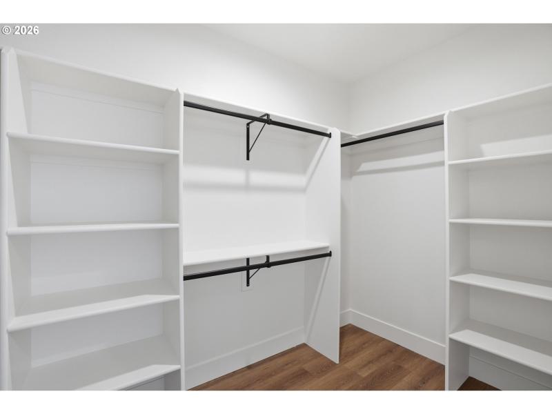 Bedroom, Primary