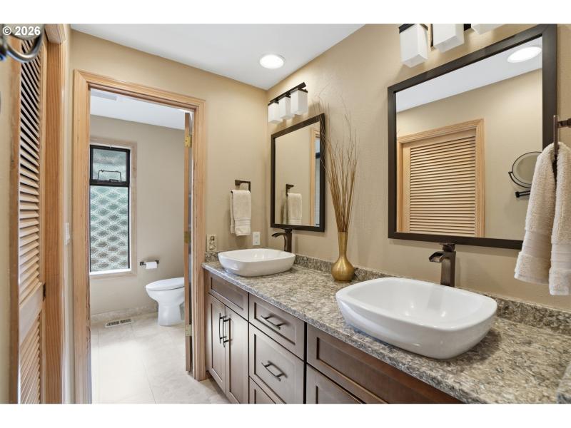Bathroom, Attached