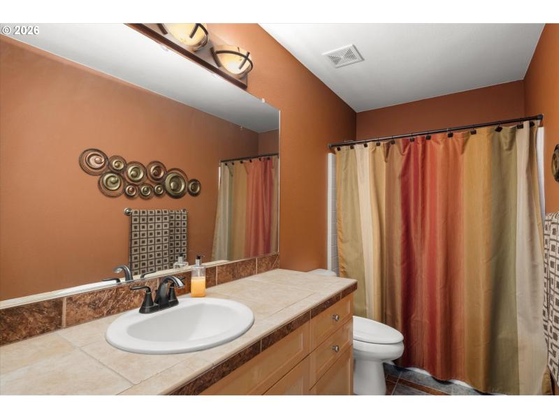 En Suite Bathroom