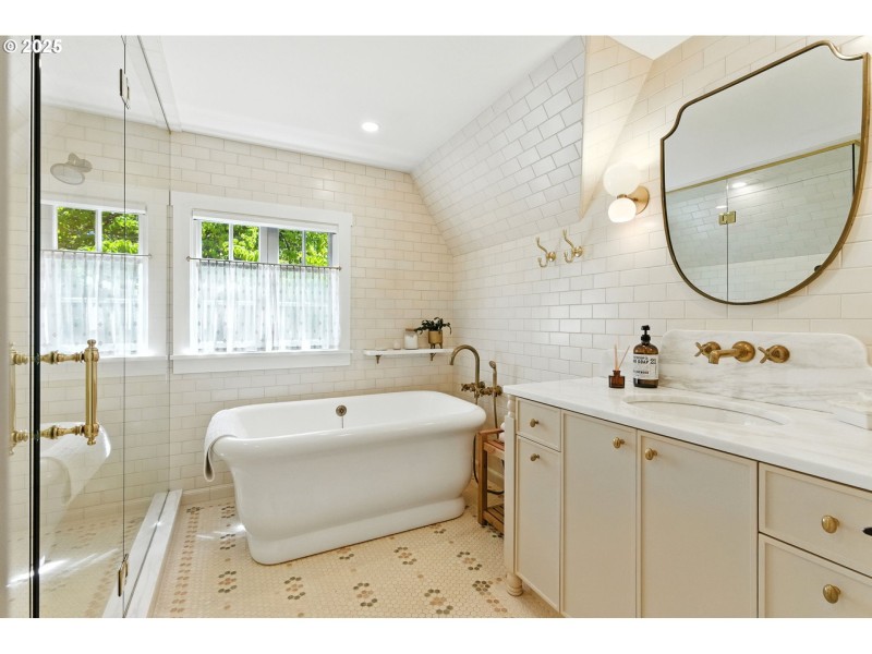 Owner's Suite Bathroom