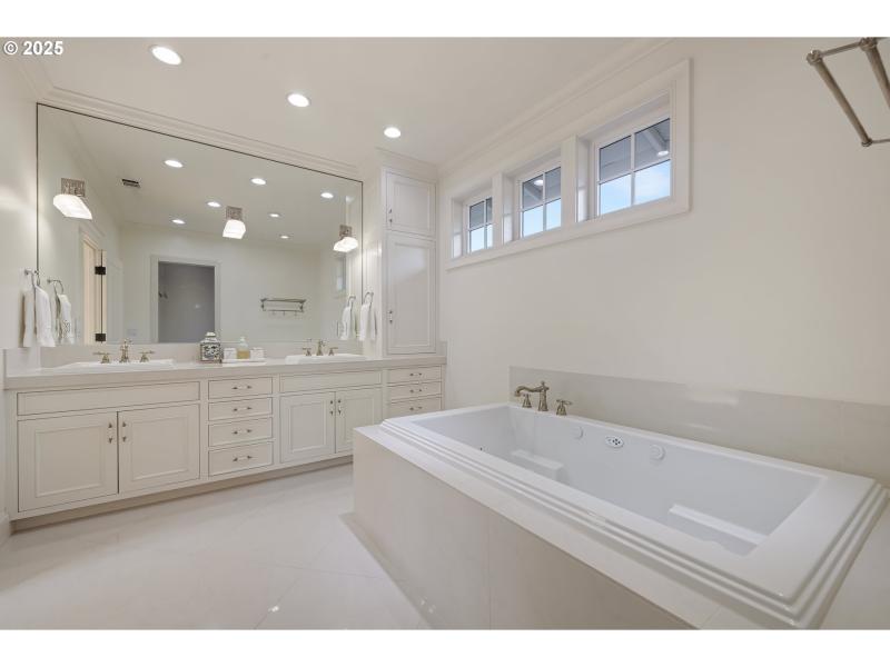 Bathroom, Attached
