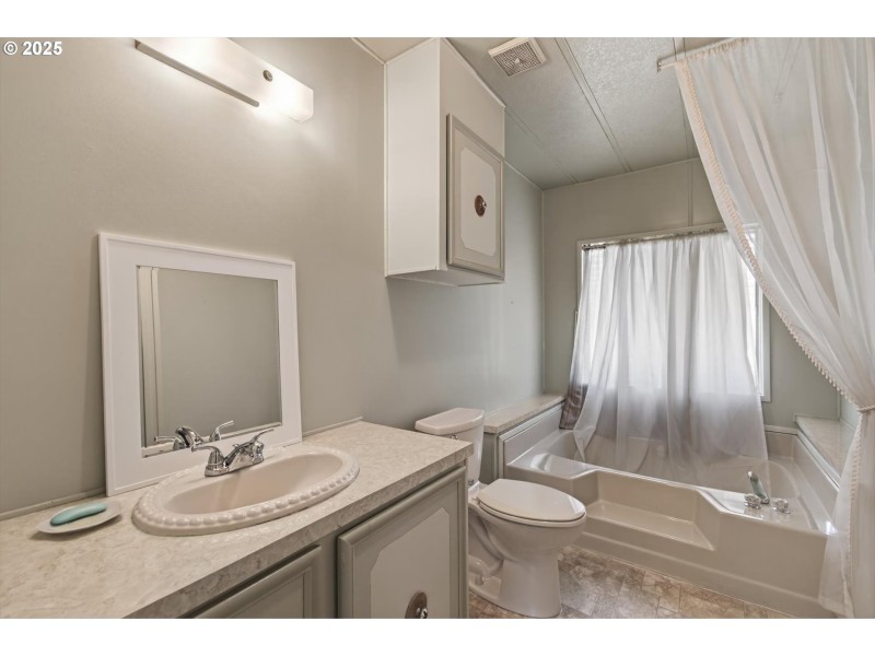 Bathroom, Attached