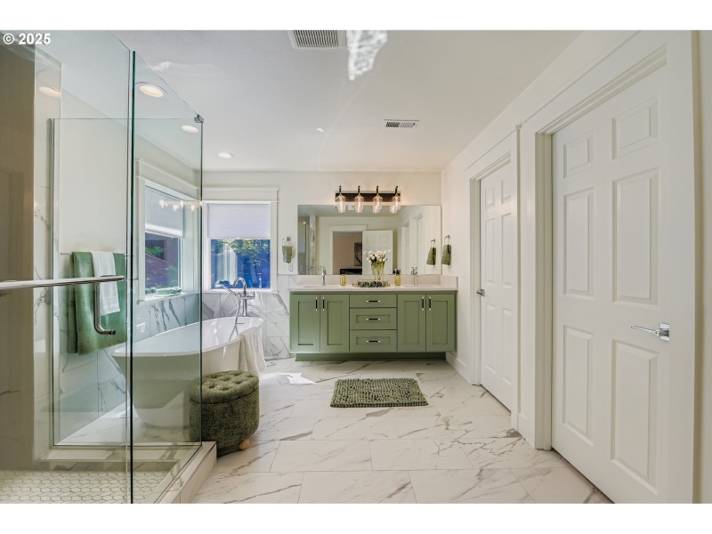 Owner's Suite Bathroom