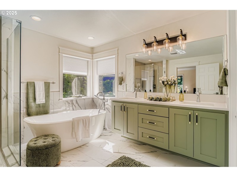 Owner's Suite Bathroom