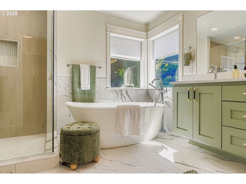 Owner's Suite Bathroom
