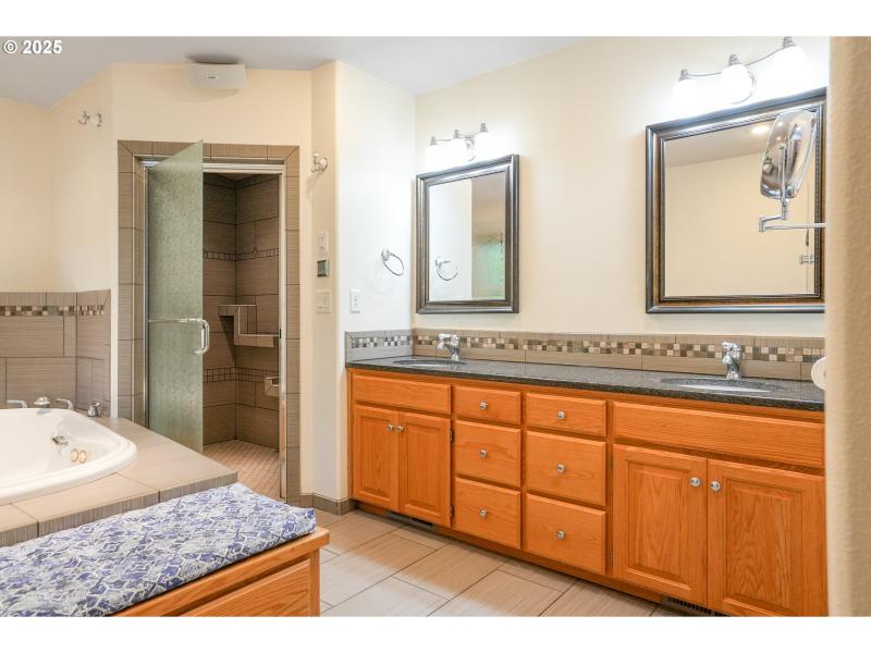 Owner's Suite Bathroom