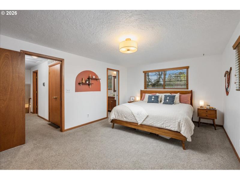 Bedroom, Primary