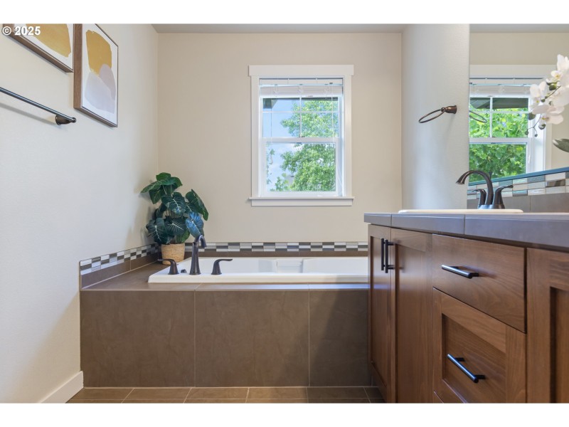 Owner's Suite Bathroom