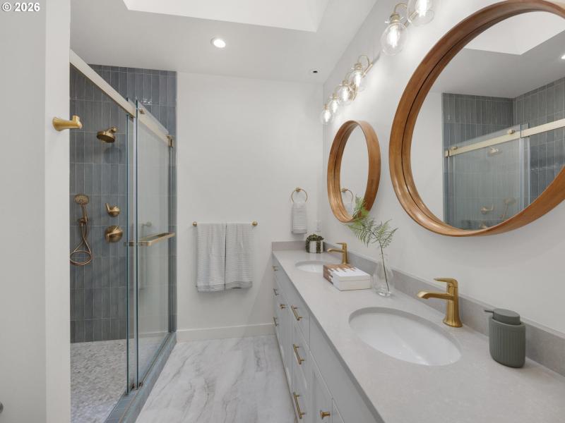 En Suite Bathroom