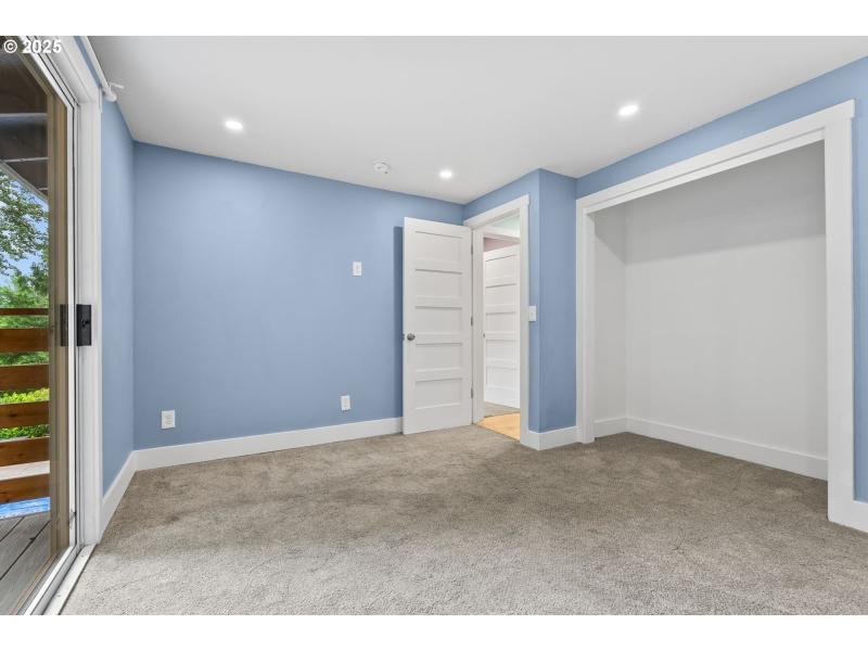 Bedroom, Primary