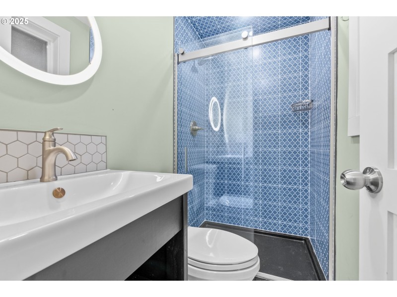 Bathroom, Attached