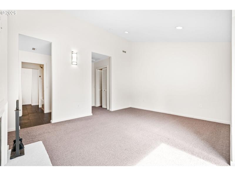Bedroom, Primary