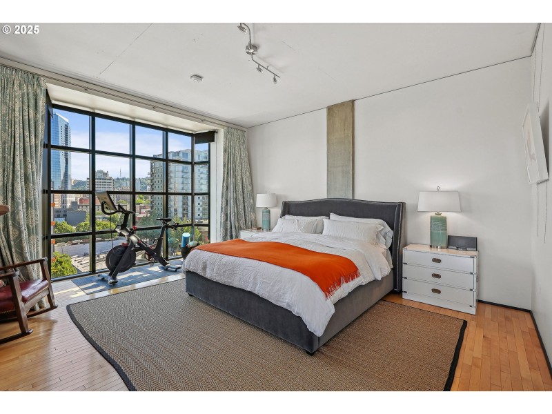 Bedroom, Primary