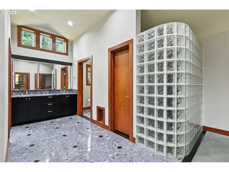 Owner's Suite Bathroom