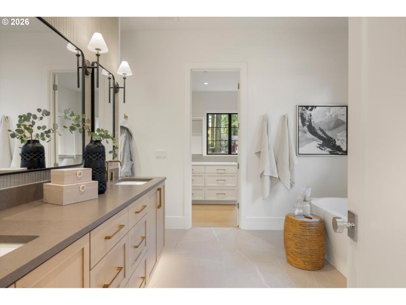 Owner's Suite Bathroom