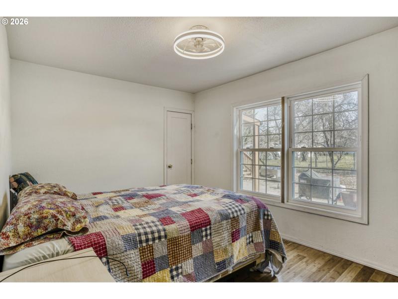 Bedroom, Primary