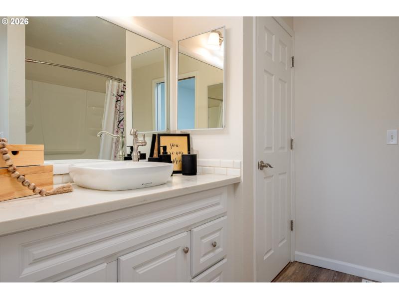 Bathroom, Attached
