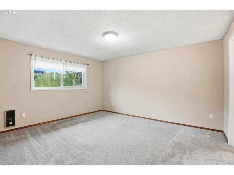 Bedroom, Primary